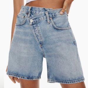 Agolde Criss Cross Mid-thigh Denim Short pale indigo wash